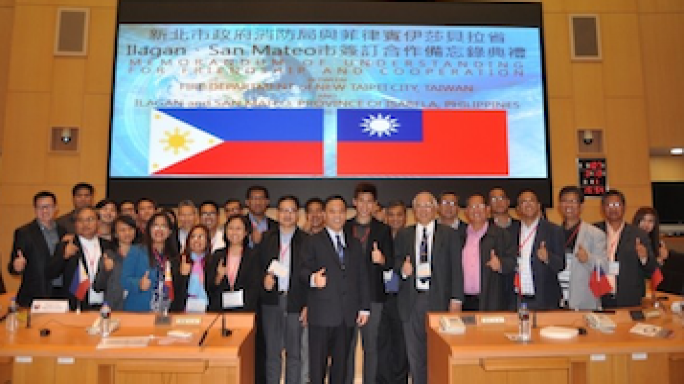 New Taipei and Philippines' Isabela Province sign MoU on firefighting.png